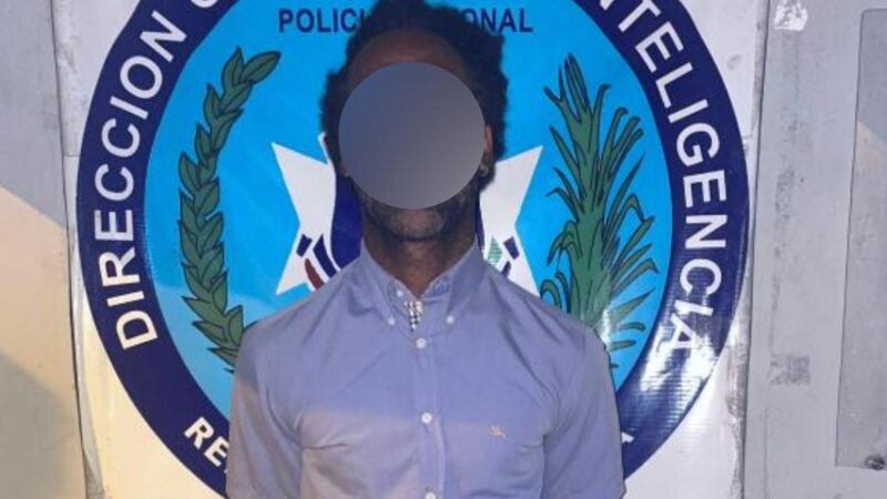 Policía Nacional junto al Ministerio Público apresa a hombre por amenazas contra el Metro de Santo Domingo