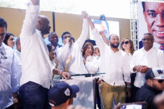 Alcalde Dío Astacio rinde homenaje a José Francisco Peña Gómez y juramenta al joven líder Josué Méndez en el PRM
