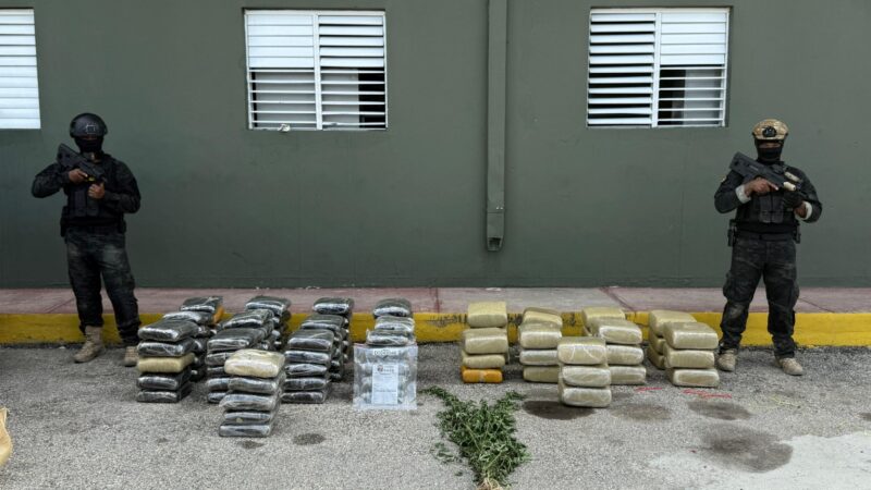EN ALLANAMIENTOS SIMULTÁNEOS OCUPAN MÁS DE 600 LIBRAS DE PRESUNTA MARIHUANA