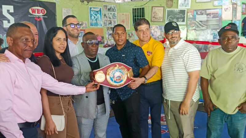 Rinden homenaje aPóstumo a Campeón Mundial OMB Agapito Sánchez…iii