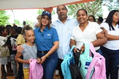 Alcaldesa Arq. Wendy Cepeda inicia entrega de útiles escolares en el Parque José Francisco Peña Gómez de San Luis
