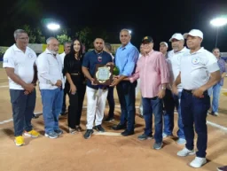 Copa NavideñaClub AmaprosanHonran a Ex- pelotero profesional Rafael Inoa y Albert Valerio…iii